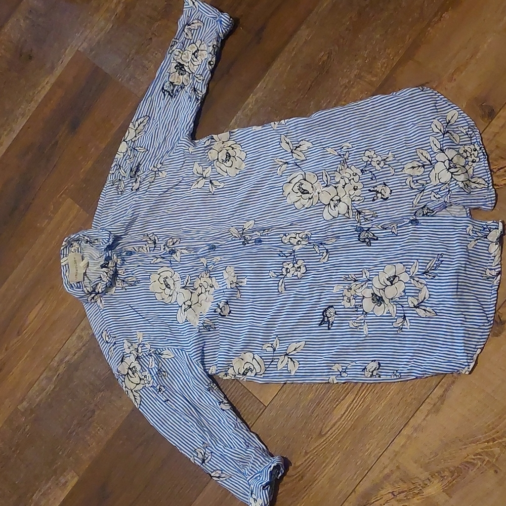 Floral‎ blouse